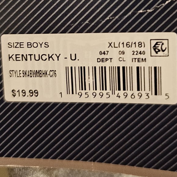 NWT Kentucky Wildcats boys tank top. Size: XL (boys 16/18) - Picture 4 of 6